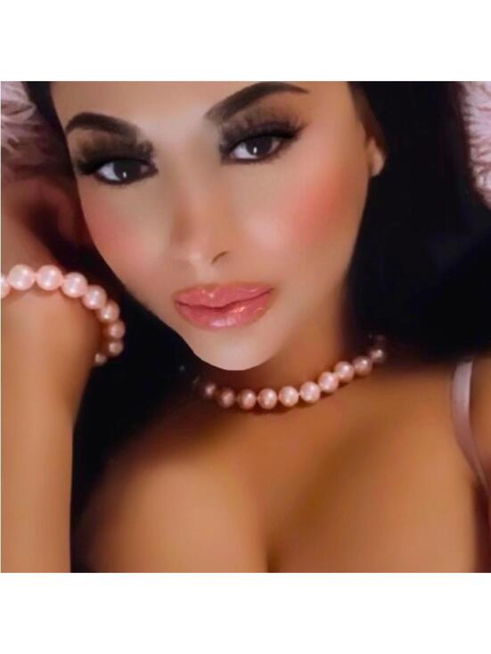 Miss Glam Co. Jewelry - Pretty in Pink Pearls Set Necklace Bracelet Earrings